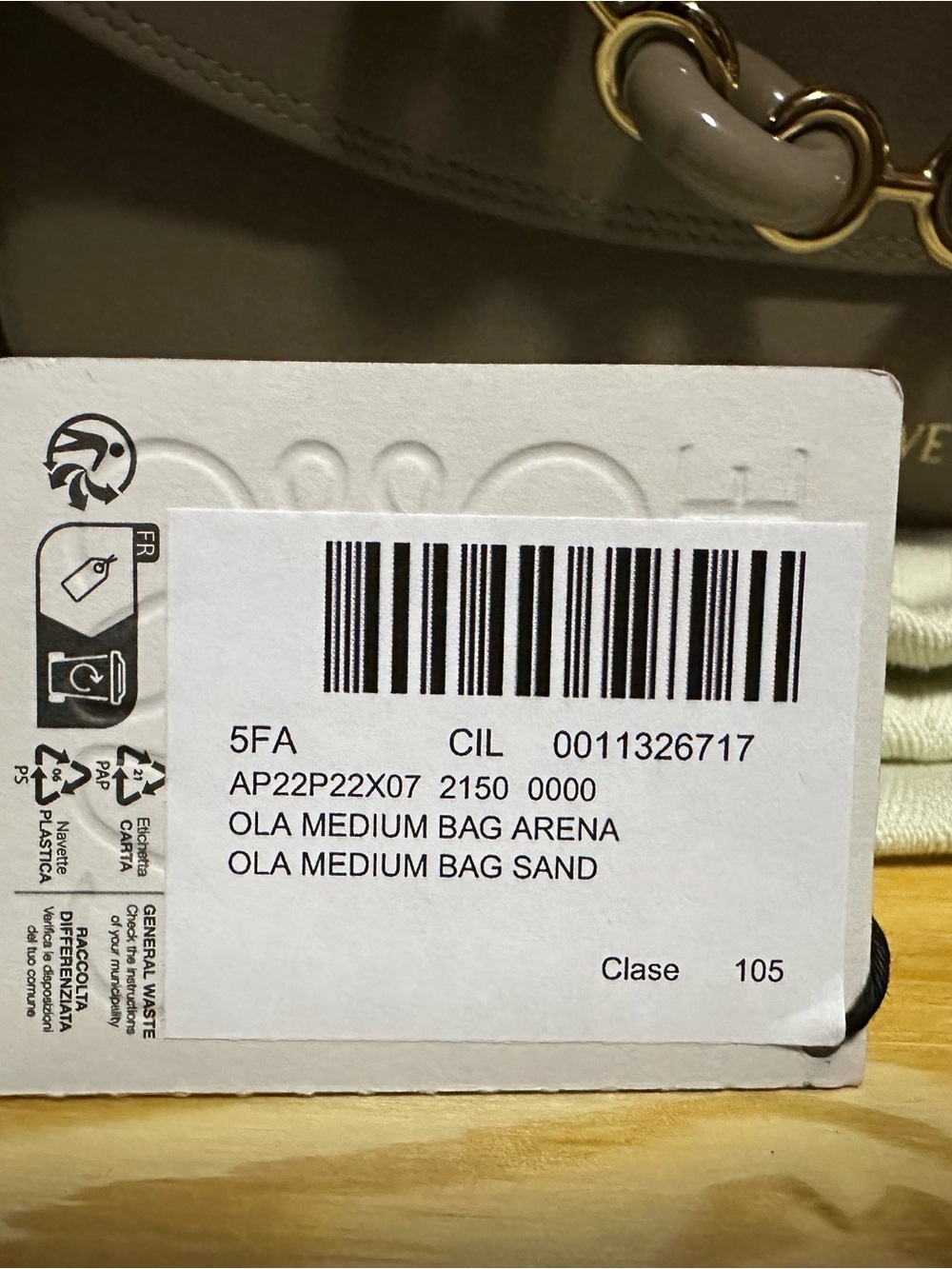 Loewe Medium Ola bag in smooth calfskin - Picture 2 of 13